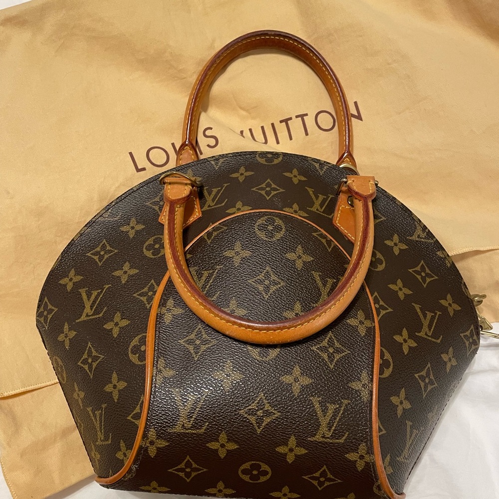 Authentic Louis Vuitton Ellipse pm bag